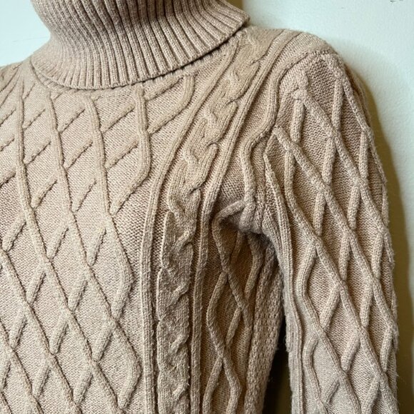 Lynz Pure Sweater Dress (S) - Picture 5 of 10